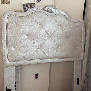 ashley’s headboard